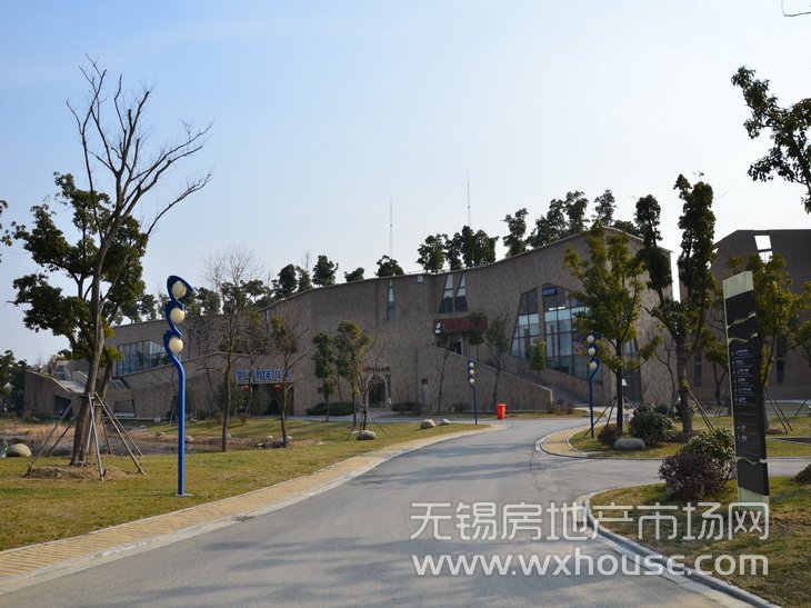 周邊星洲羽毛球館      