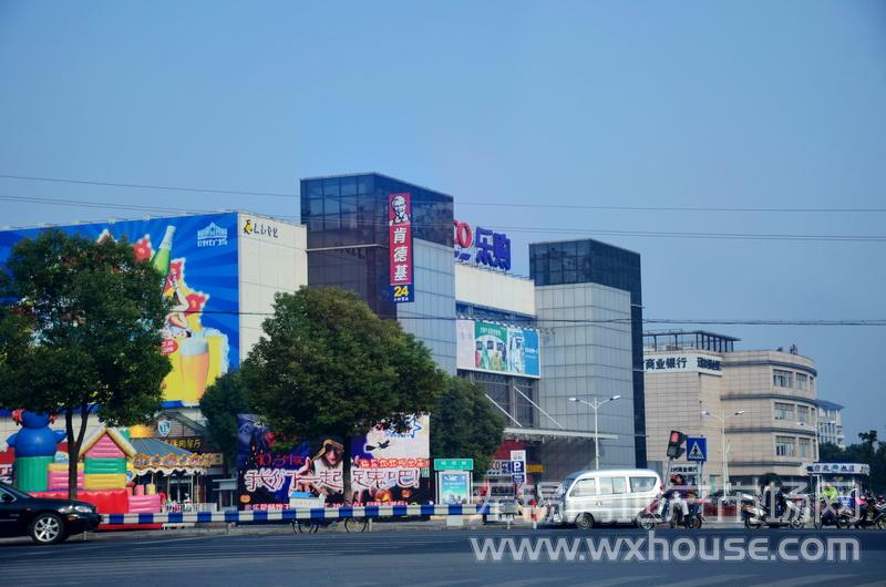周邊配套：樂購超市      