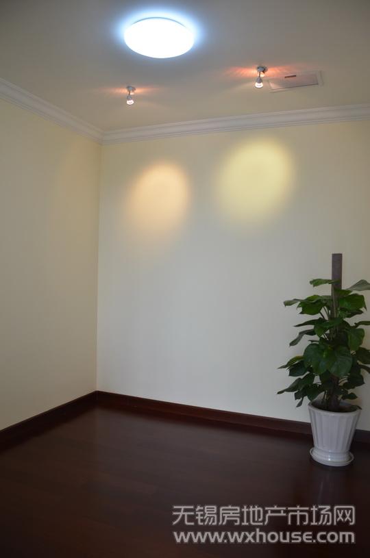 戶型83平米樣板房：次臥      
