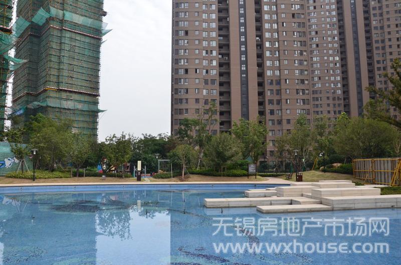 小區內景觀池      