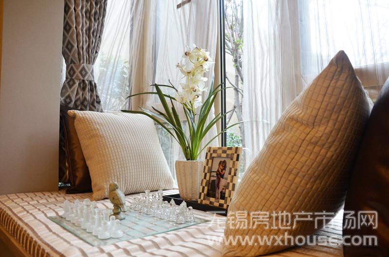 113㎡戶型樣板間：次臥飄窗      
