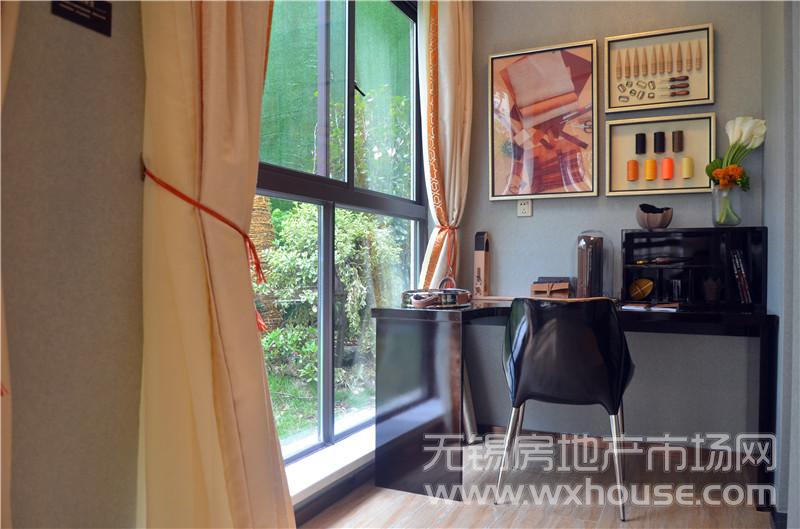 125㎡躍層戶型樣板間一層陽臺      
