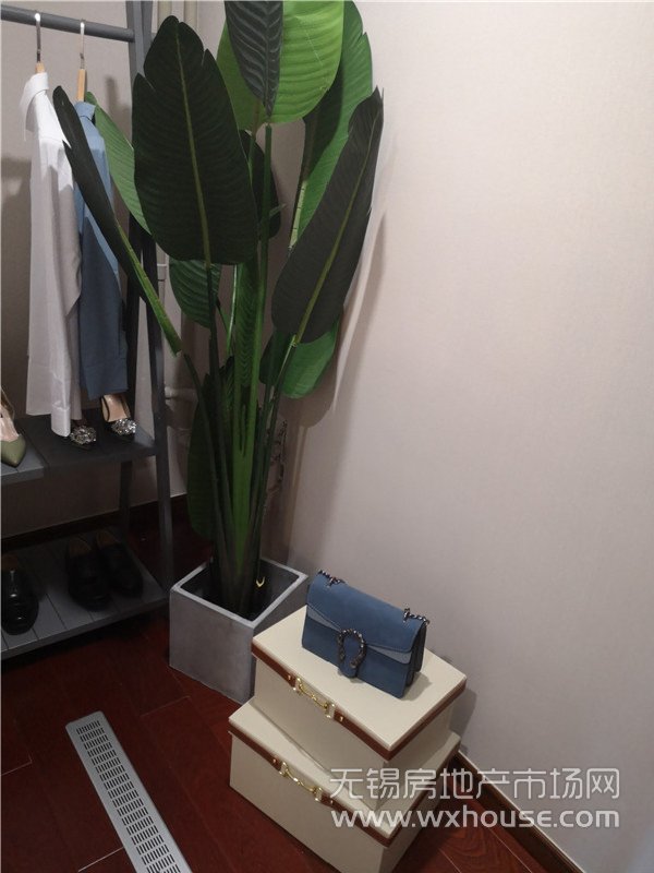 132㎡戶型樣板間衣帽間