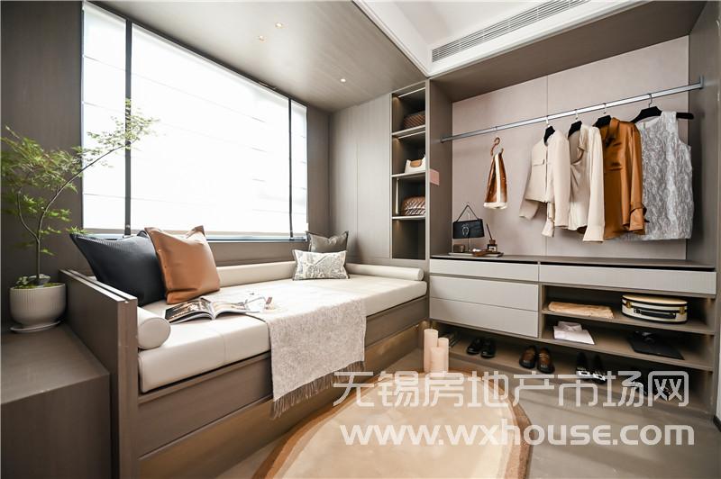 96㎡戶型樣板間衣帽間