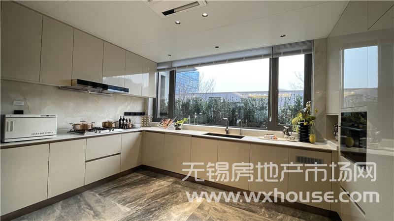 四層疊墅下疊375㎡戶型樣板間一層廚房