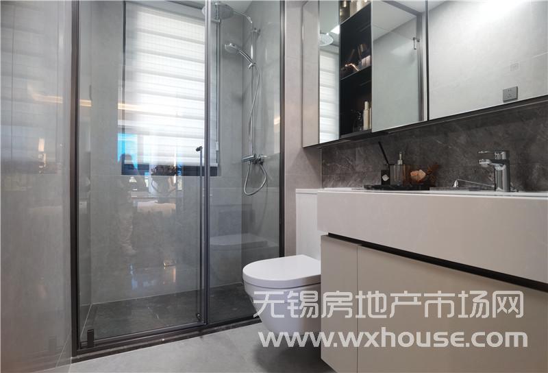 128銕℃埗鍨嬫ǎ鏉块枔涓昏